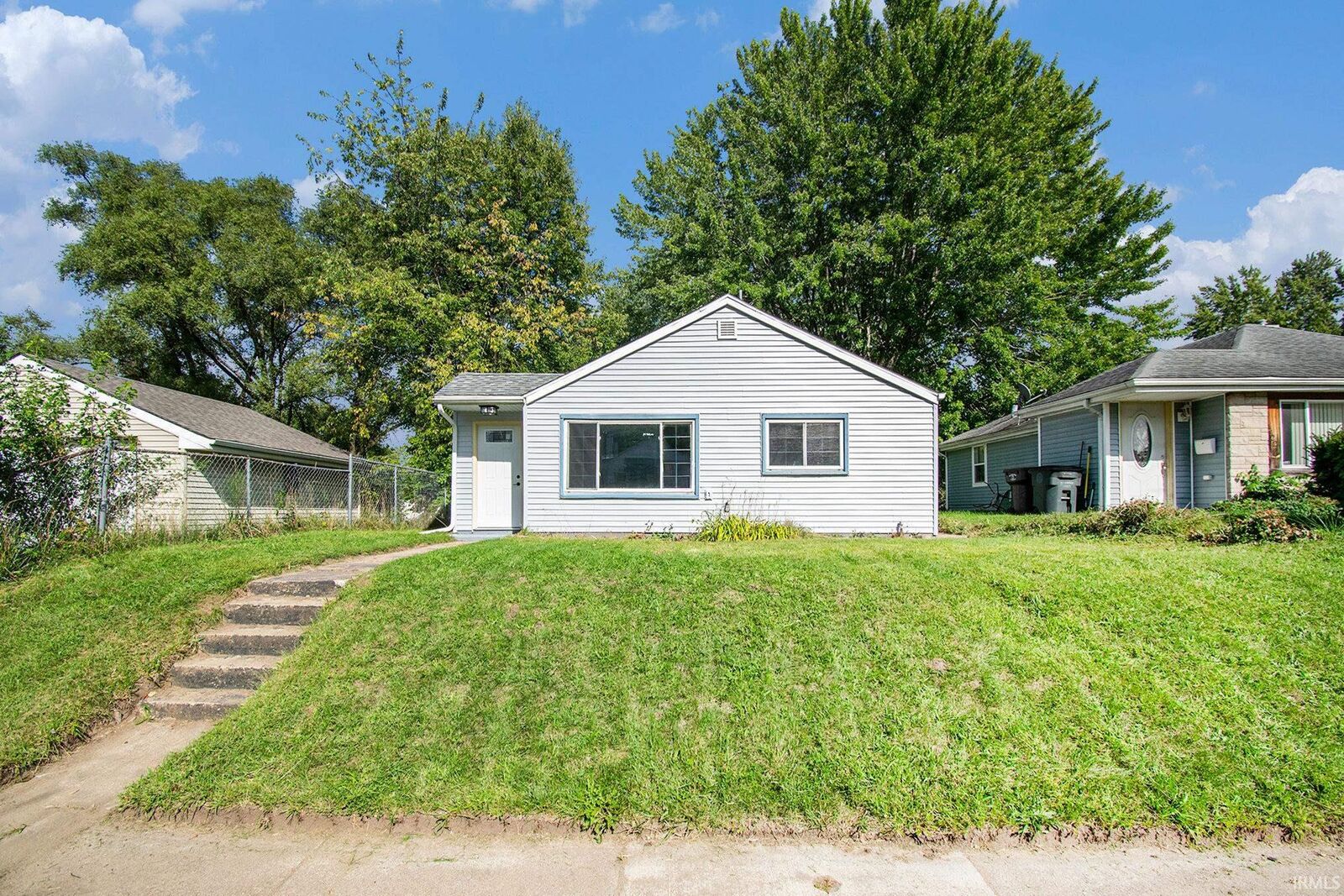 Property Photo: 1726 N Elmer Street IN 46628-3202