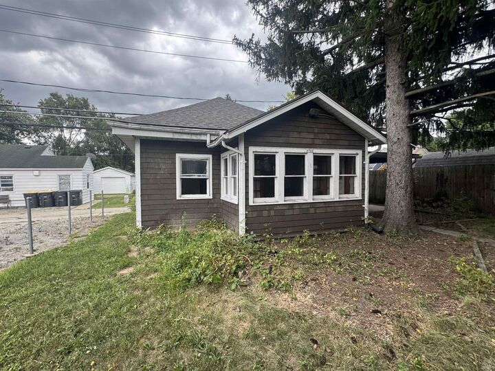 Property Photo: 1721 W 4th Street IN 46808