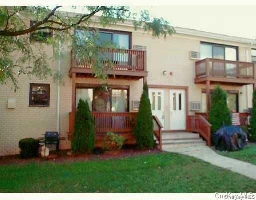 Property Photo: 220 Sneden Place 220 NY 10977