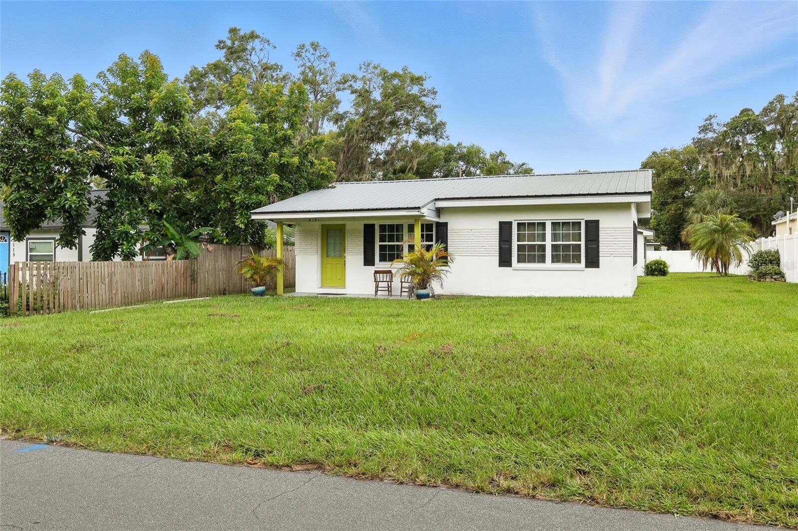 Property Photo: 5121 10th Street FL 33542