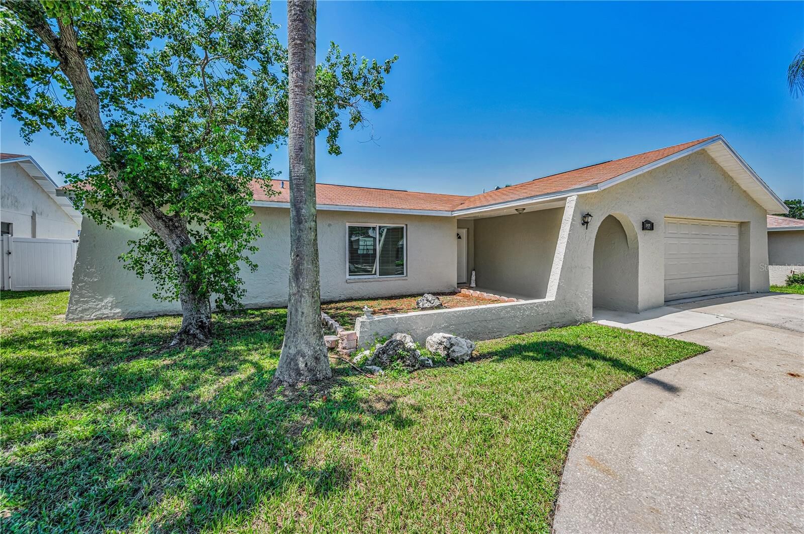 Property Photo:  11121 Peppertree Lane  FL 34668 