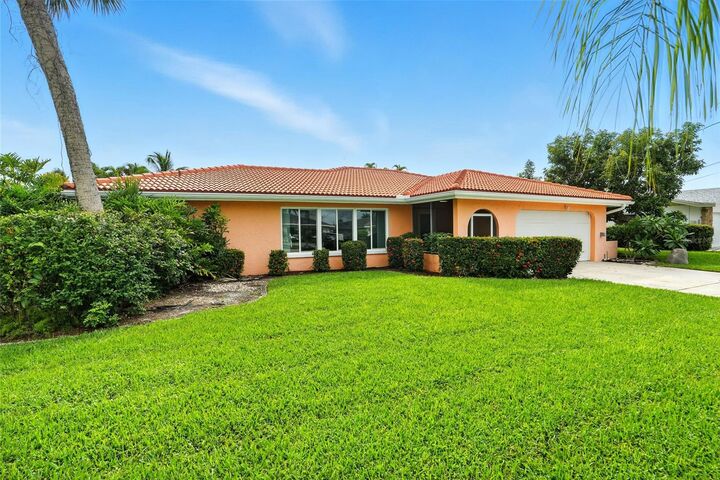 Property Photo: 4558 Vinewood Circle FL 33903