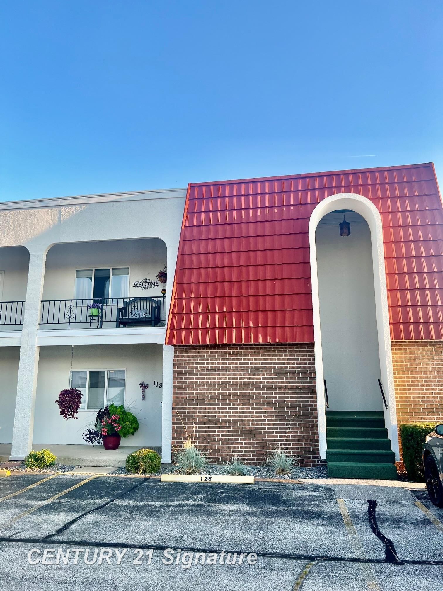 Property Photo:  935 Kennely Road H-126  MI 48609 