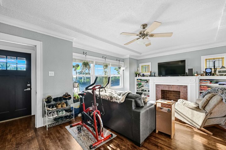 Property Photo:  1523 N 47th St 1525  WI 53208 