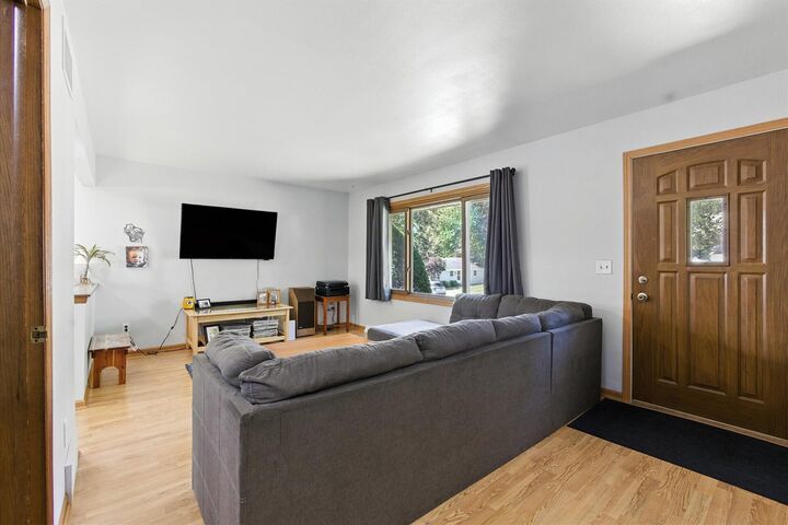 Property Photo:  1801 Santa Barbara Dr  WI 53189 