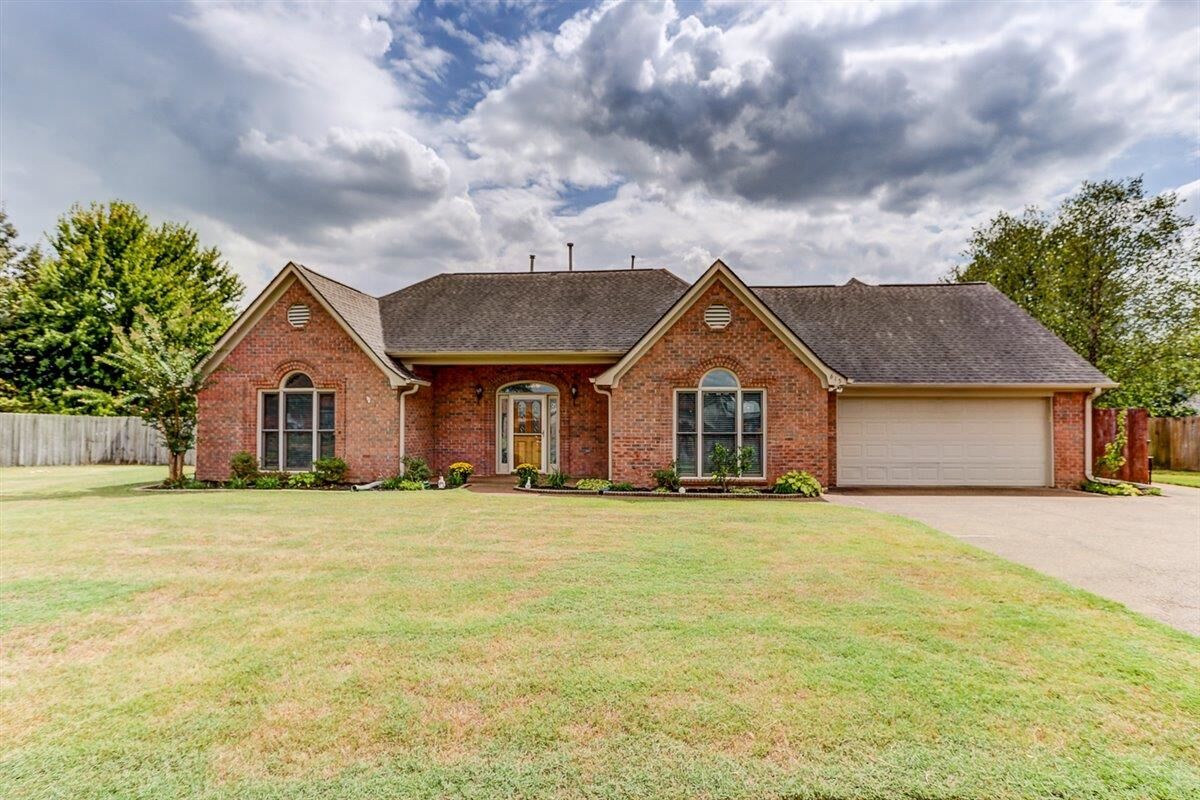 Property Photo: 615 Jockey Cove Cv TN 38017