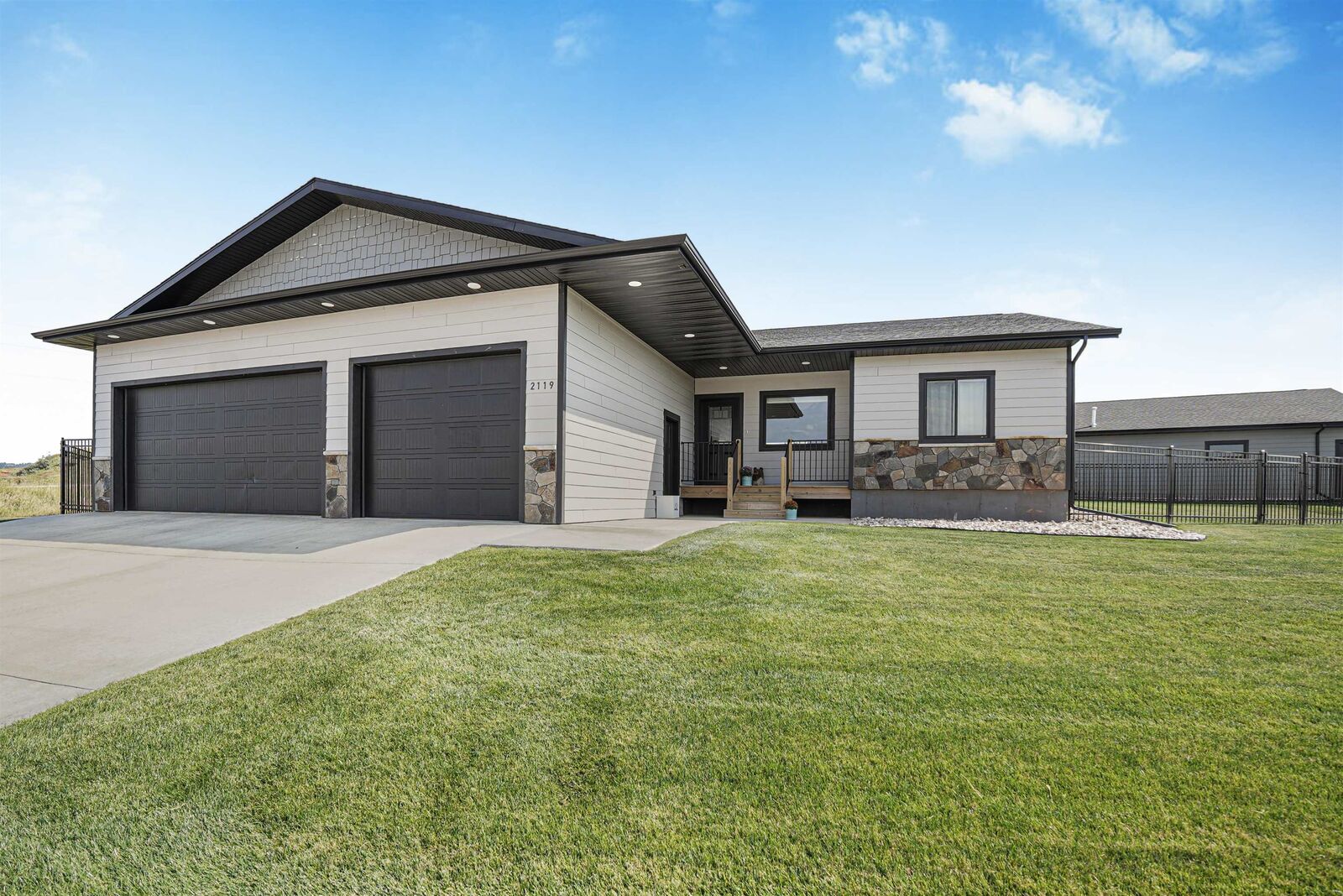 Property Photo: 2119 Arrowhead Circle SD 57783