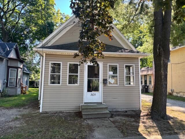 Property Photo:  305 N Elm Avenue  MI 49202 