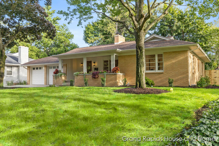 Property Photo: 1609 Seminole Road SE MI 49506