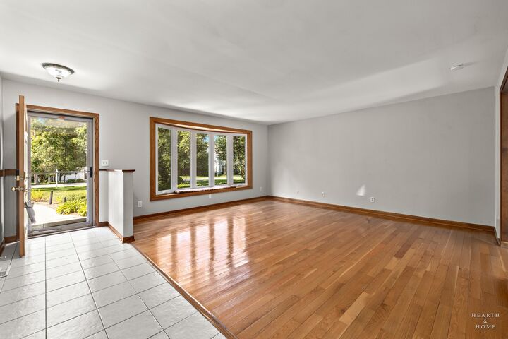 Property Photo: 1103 Hillcrest Avenue IL 60021