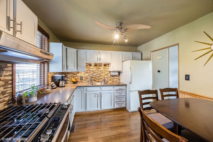 Property Photo: 342 Newberry Avenue IL 60526