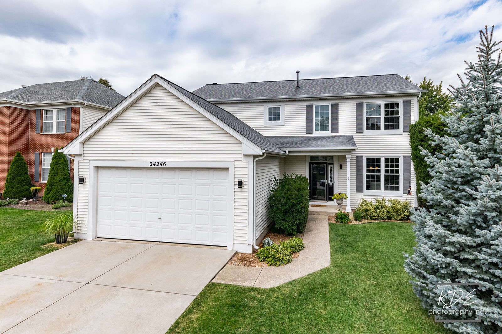 Property Photo:  24246 W White Oak Drive  IL 60585 