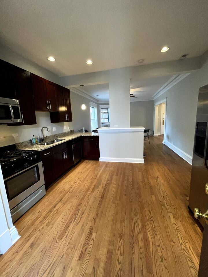 Property Photo: 5520 S Cornell Avenue 3N IL 60637