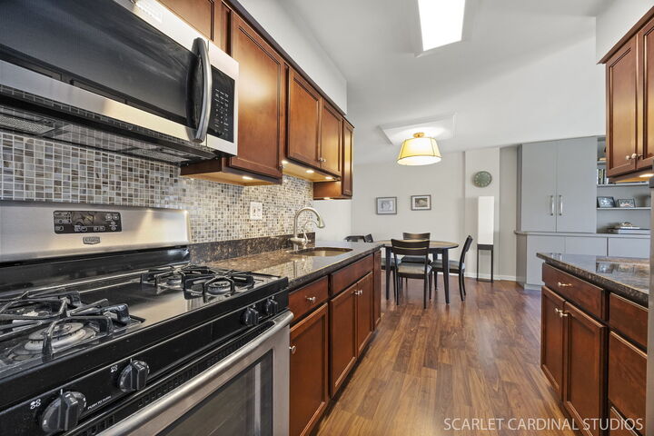 Property Photo:  40 N Tower Road 11E  IL 60523 