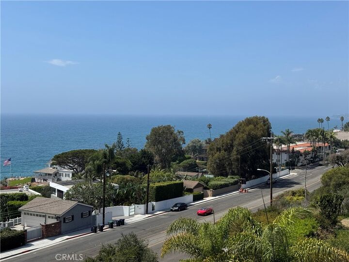 Property Photo:  222 Arch #14 Street  CA 92651 