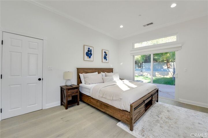 Property Photo:  22237 Buena Ventura Street  CA 91364 
