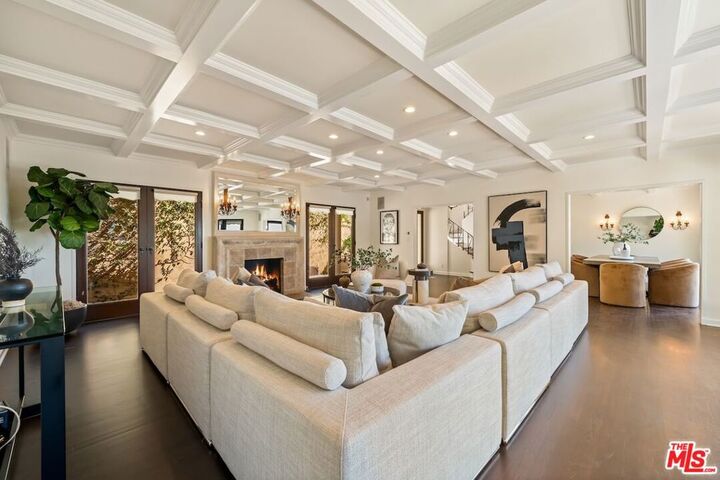Property Photo: 6930 Oporto Drive CA 90068