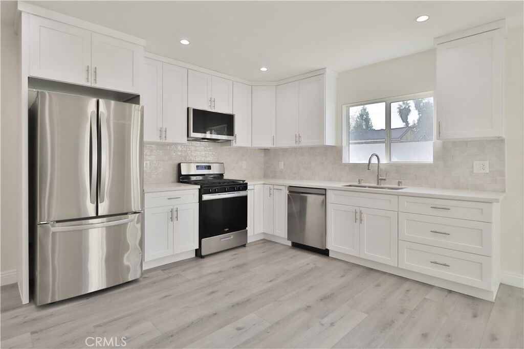 Property Photo: 22133 Victory Boulevard CA 91303