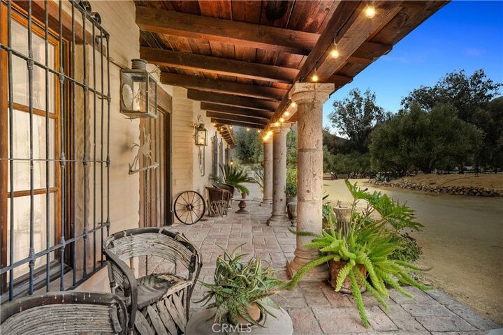Property Photo:  39100 Avenida La Cresta  CA 92562 