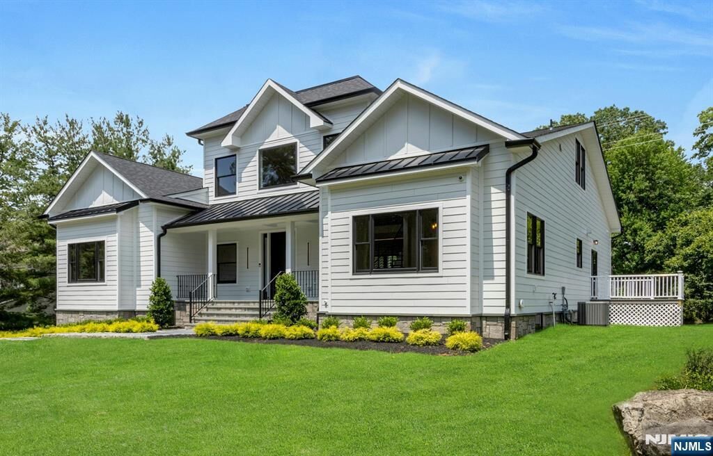 Property Photo:  35 Lillian Court  NJ 07446 