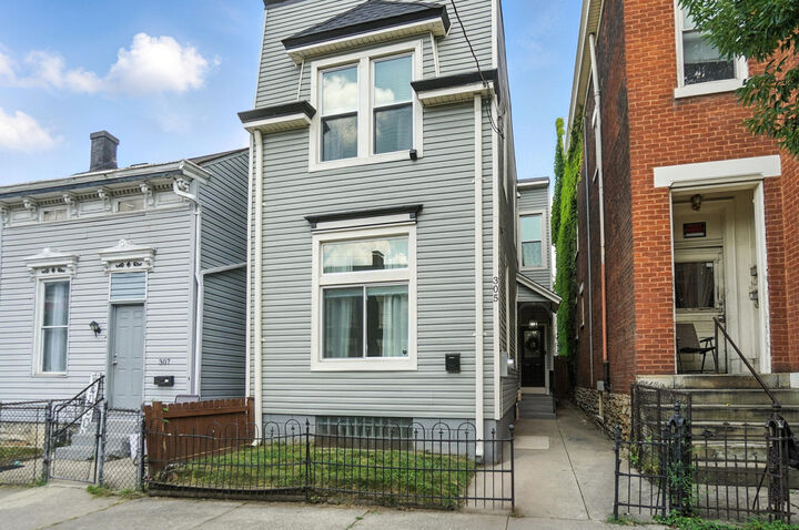 Property Photo:  305 W 10th Street  KY 41071 