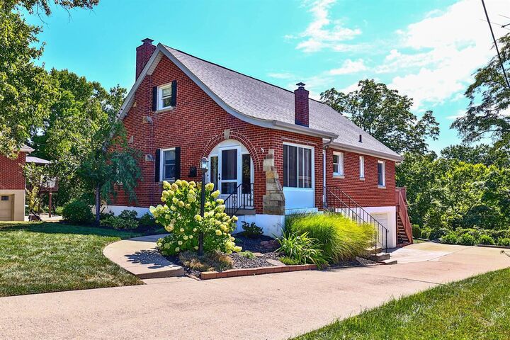 60 W Crittenden Avenue  Covington KY 41011 photo