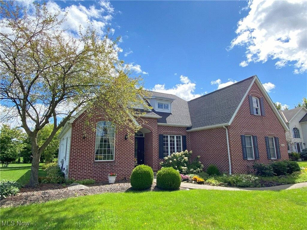 Property Photo: 5373 Deer Crossing Drive OH 44054