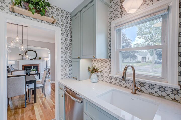 Property Photo:  764 Cottage Avenue W  MN 55117 