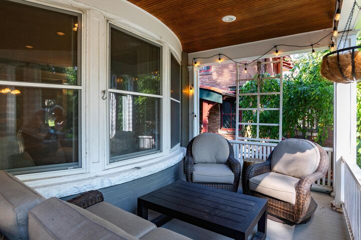 Property Photo:  695 Lincoln Avenue  MN 55105 