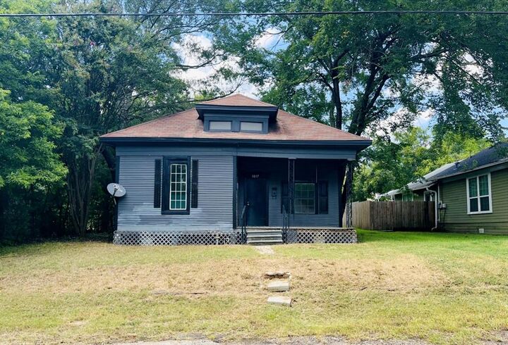 Property Photo:  1037 Cedar Street  TX 75460 