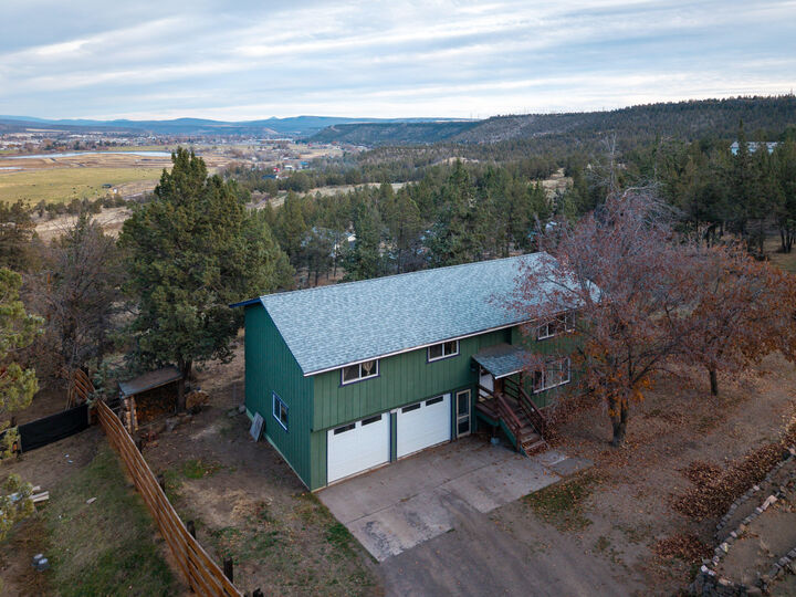 Property Photo: 2158 NW Century Drive OR 97754