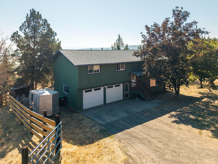 Property Photo: 2158 NW Century Drive OR 97754