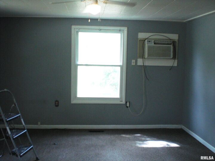Property Photo: 714 Farris Street IL 62918