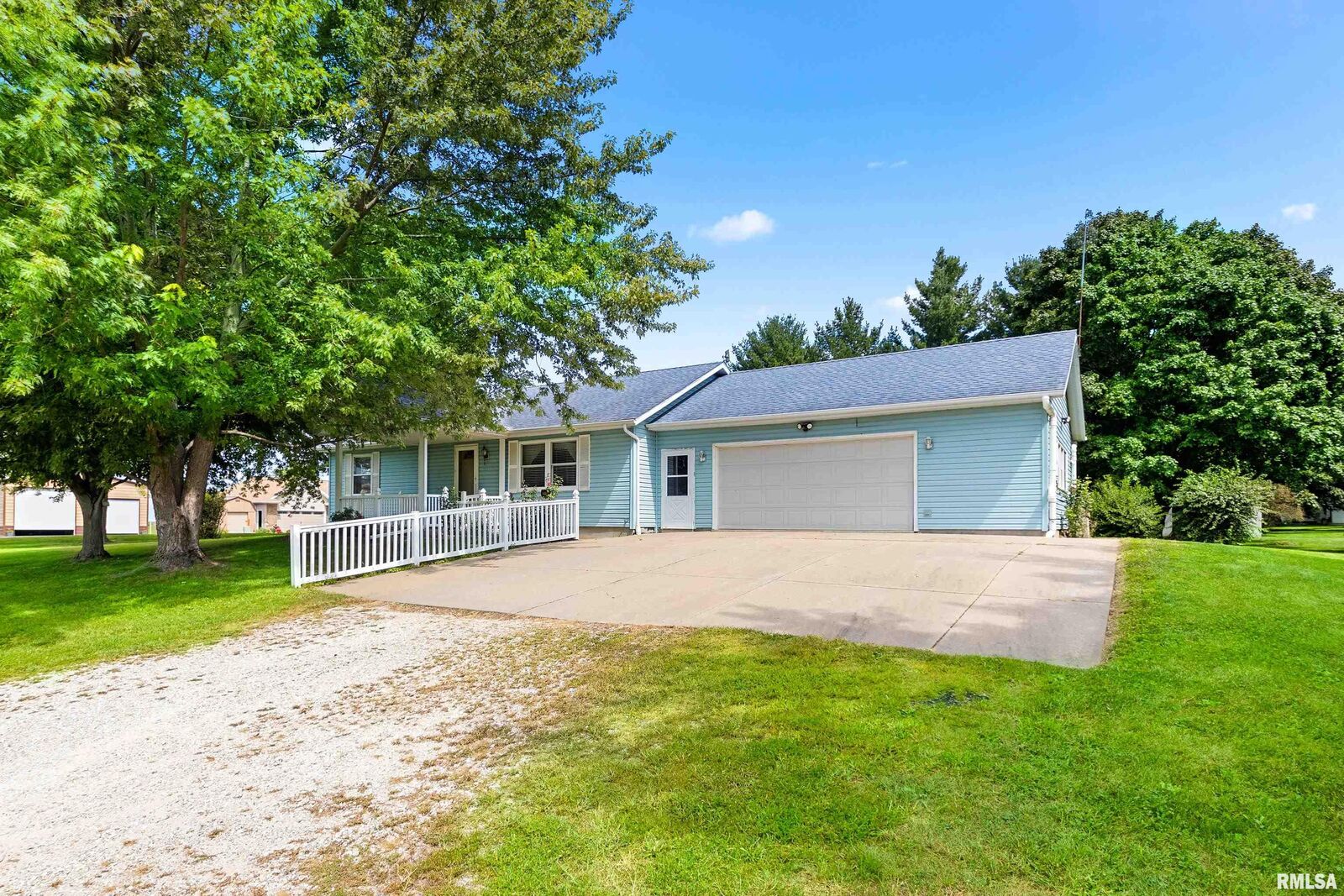 Property Photo: 210 N Kent Street IL 61572