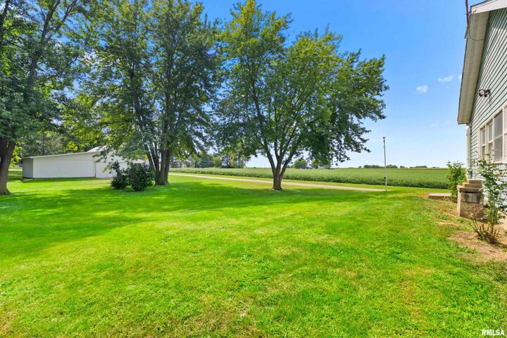 210 N Kent Street  Yates City IL 61572 photo