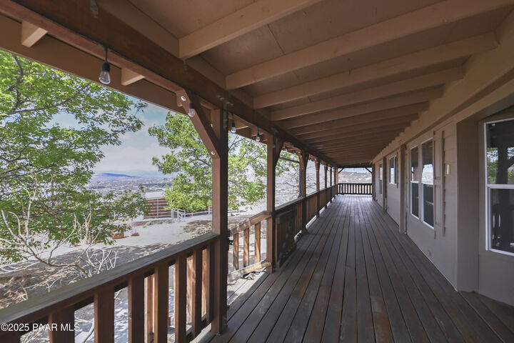 Property Photo: 17985 E Hunters Lane AZ 86327