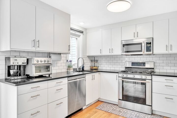 Property Photo:  620 Princeton Blvd 13  MA 01851 