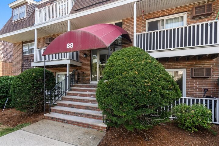 Property Photo: 88 Beacon Street 7 MA 01843