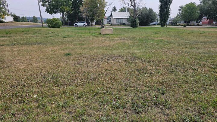 Property Photo: 5010 52 Street AB T0C 0X0