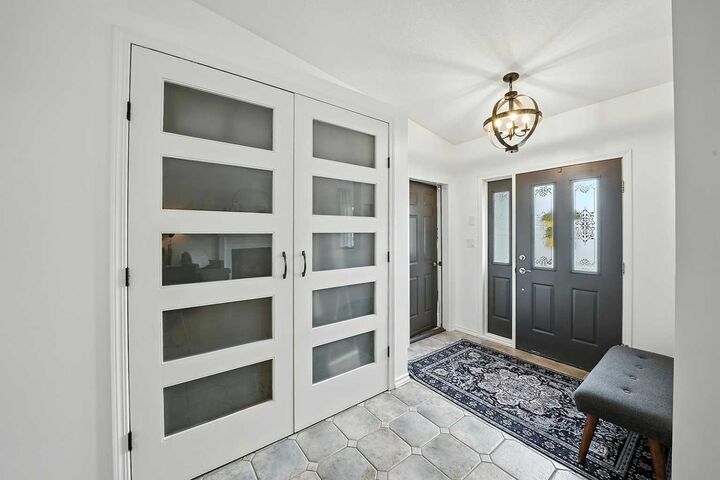 Property Photo: 16 Dunham Close AB T4R 2J2