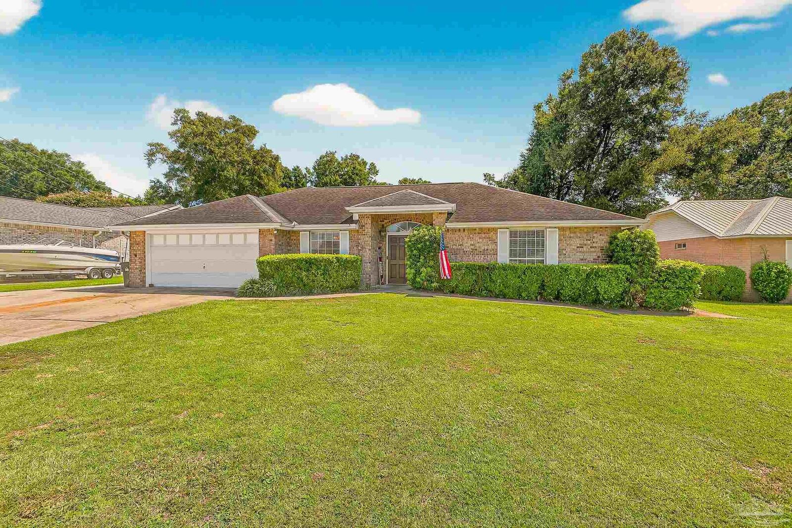 Property Photo: 723 Candlestick Pl FL 32514