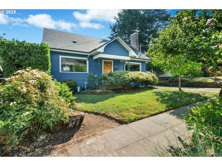 Property Photo: 44 SE 71st Ave OR 97215