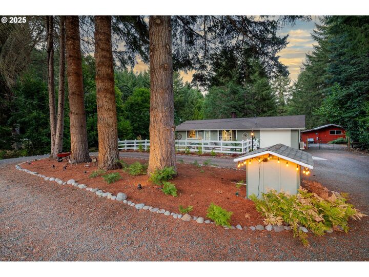 Property Photo: 89407 Knight Rd OR 97437