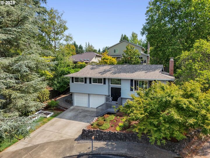 Property Photo: 8440 SW 70th Pl OR 97223
