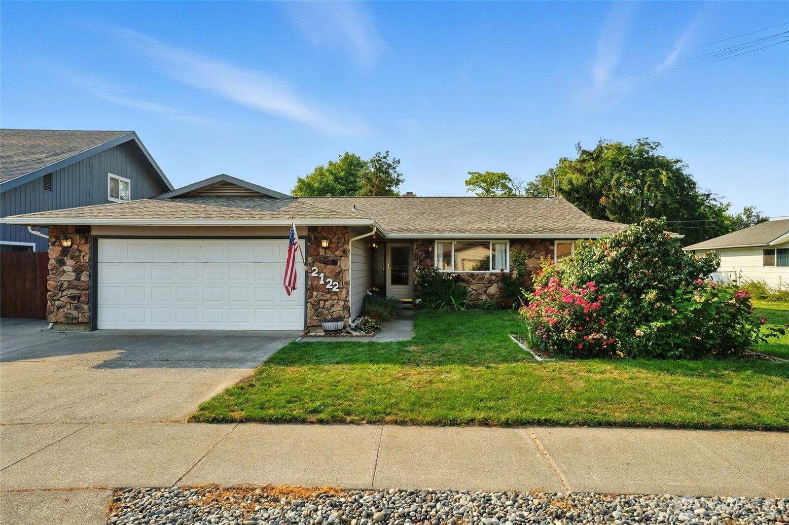 Property Photo:  2122  Leonard Drive  WA 99362 