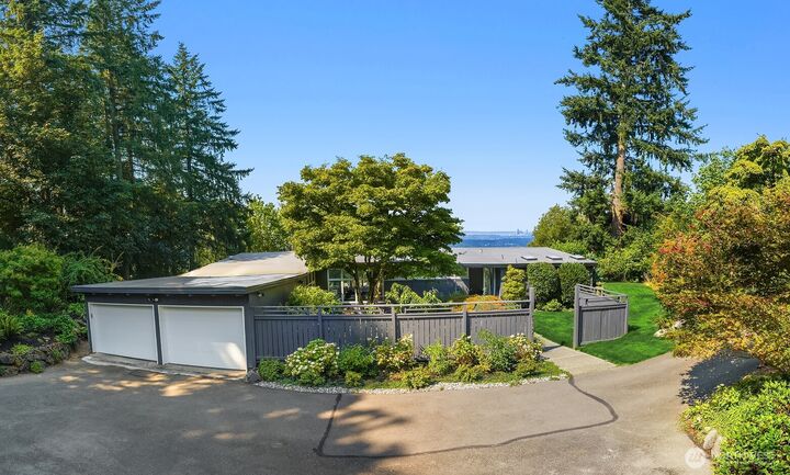 Property Photo:  5337  146th Avenue SE  WA 98006 