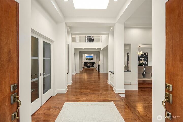 Property Photo: 2609 Evergreen Point Road WA 98039