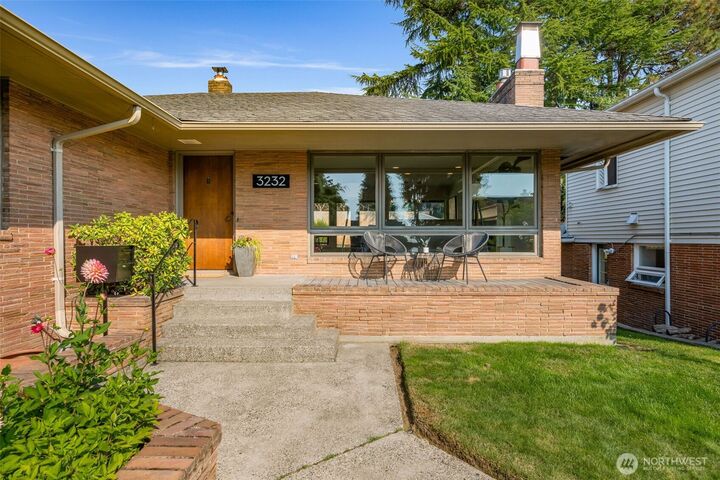 Property Photo: 3232 43rd Avenue W WA 98199