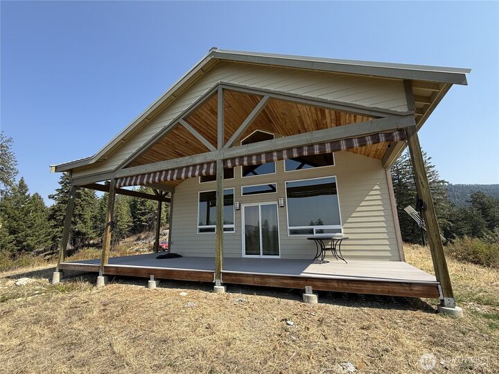 Property Photo: 167 Excelsior Way WA 99118
