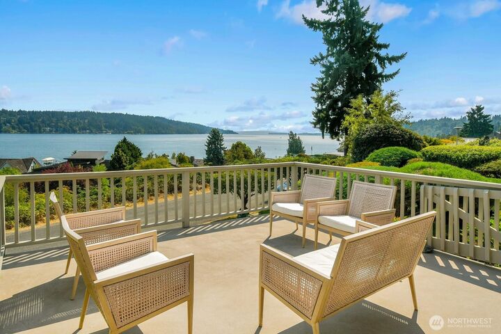 16535  41st Avenue NE  Lake Forest Park WA 98155 photo